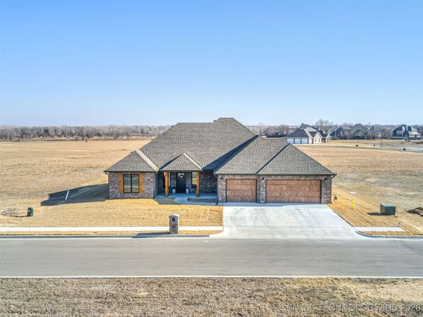 304 Barley Hill Road, Bartlesville, OK 74006