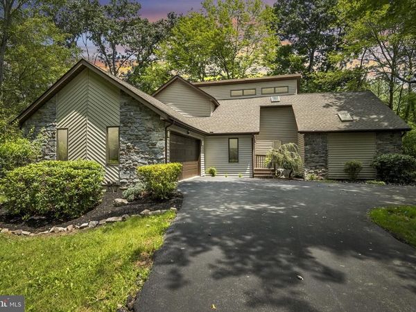 3504 HICKORY HOLLOW ROAD, HARRISBURG, PA 17112