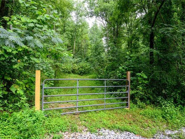 11094 Old 441 S, Lakemont, GA 30552