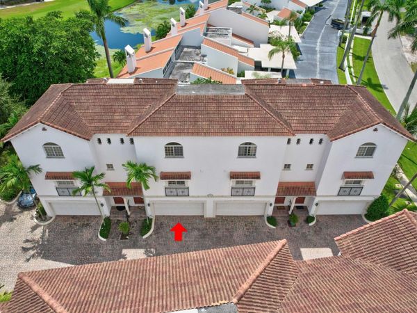 1950 Presidential Way, Unit 10, West Palm Beach, FL 33401