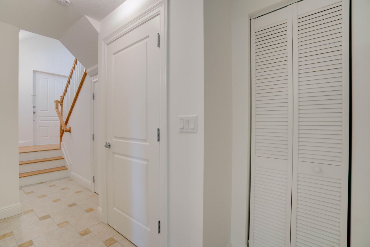 1950 Presidential Way, Unit 10, West Palm Beach, FL 33401 Photo