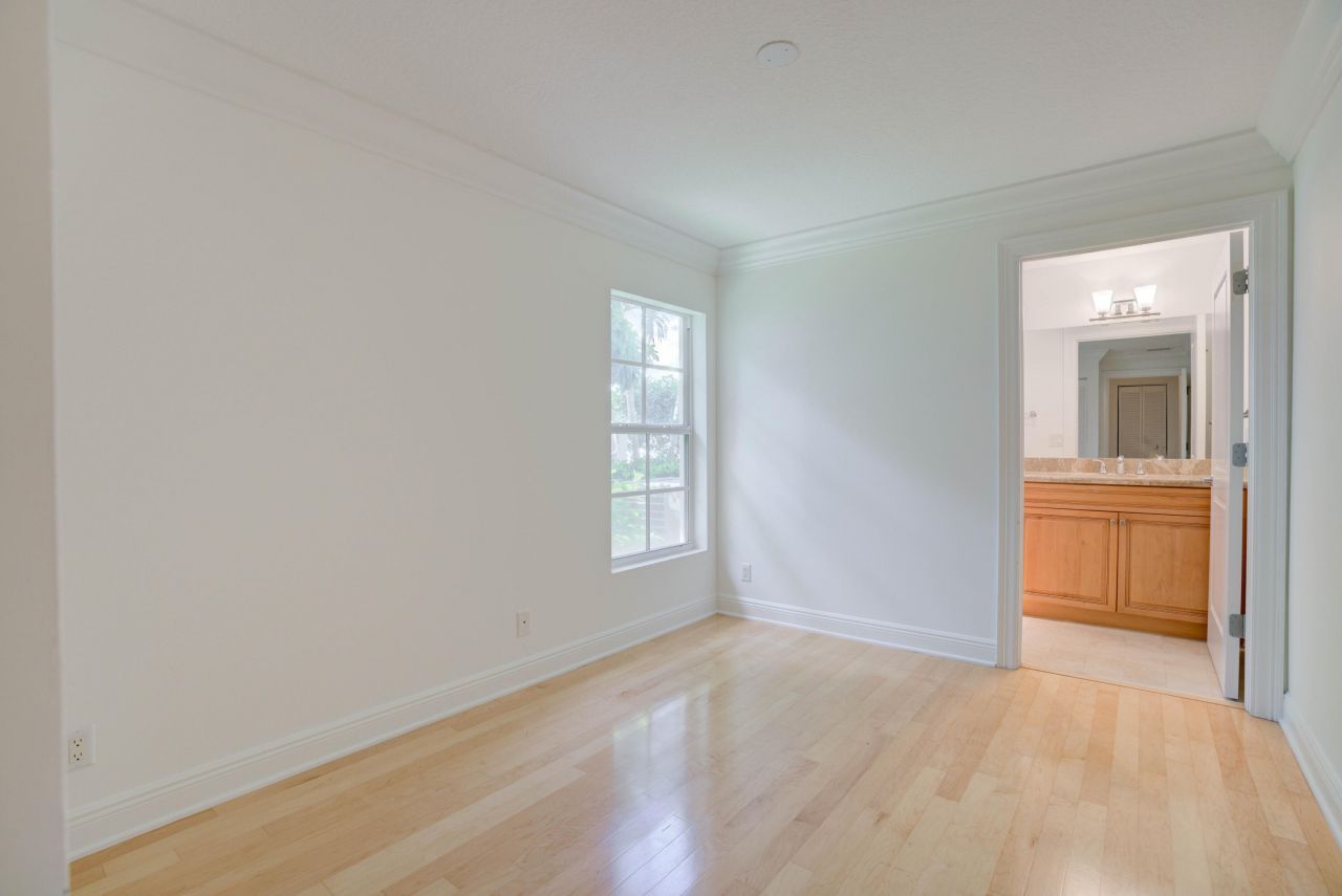 1950 Presidential Way, Unit 10, West Palm Beach, FL 33401 Photo