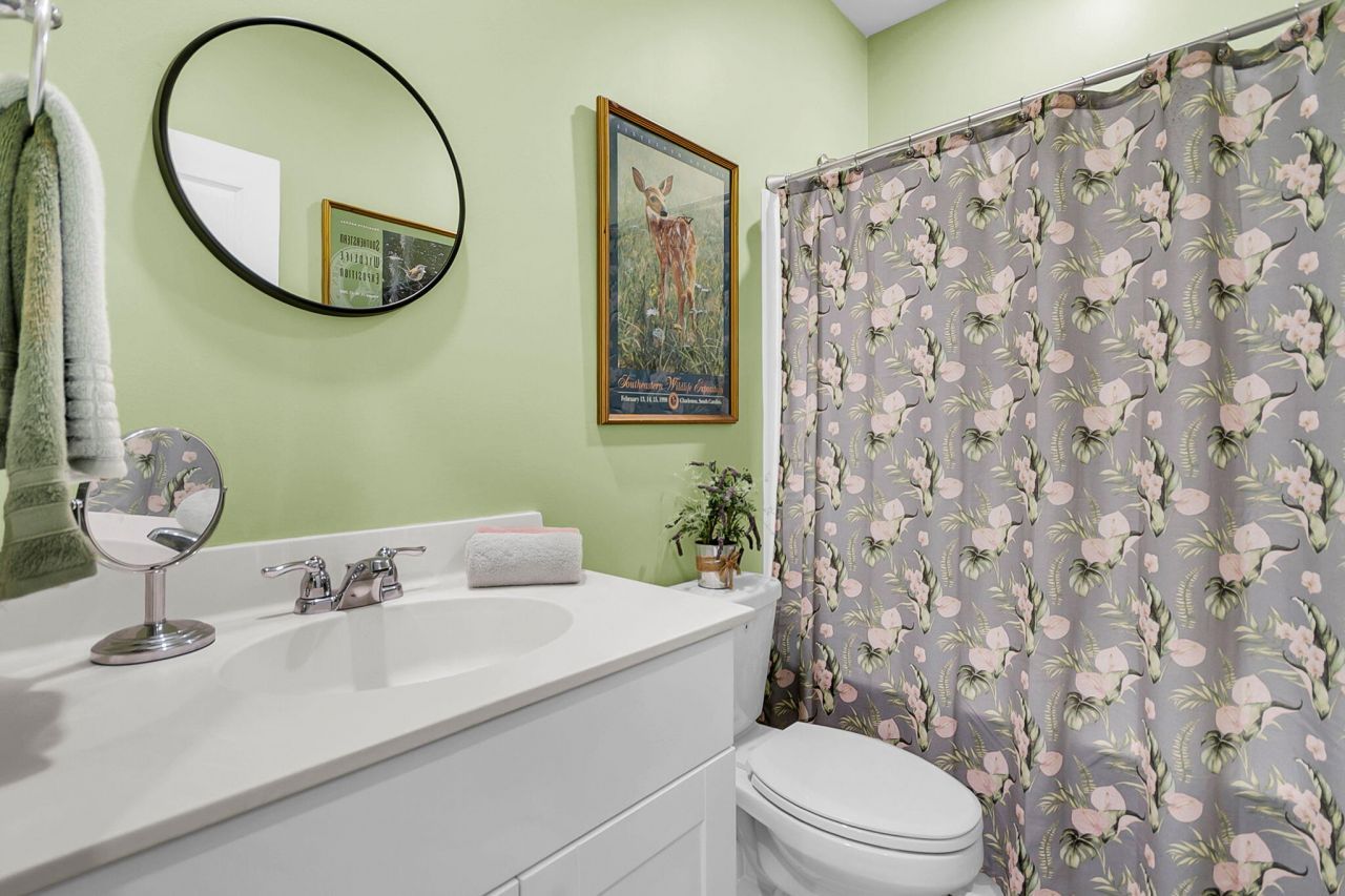 160 Greenbelt Court Photo 18