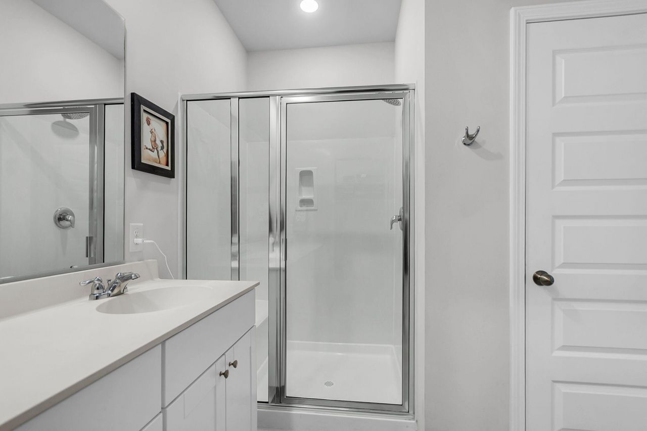 160 Greenbelt Court Photo 25