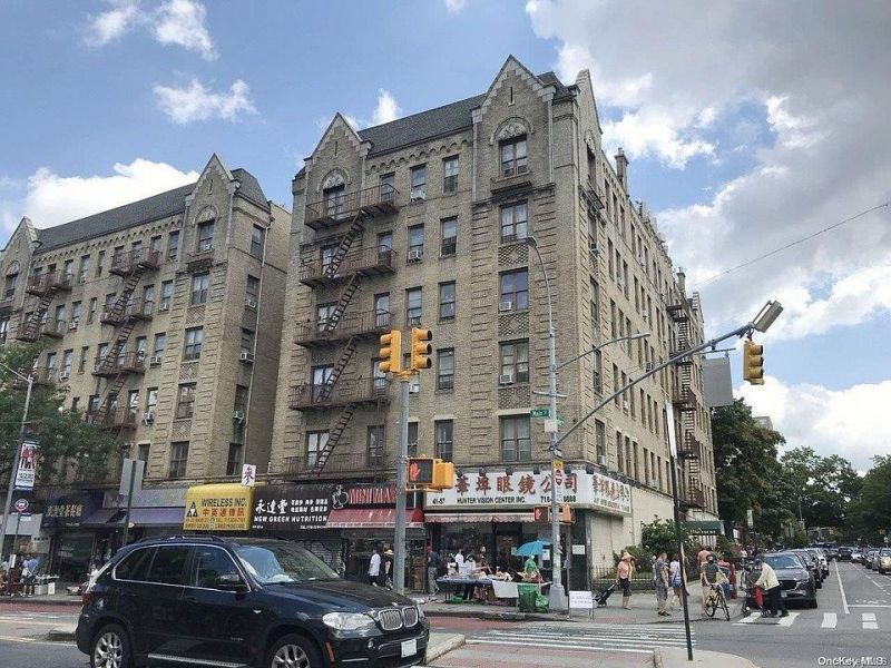 136-05 Sanford Avenue, Unit 3D, Flushing, NY 11355 Main Photo