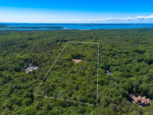 1593 Deerfield Road, Southampton, NY 11976