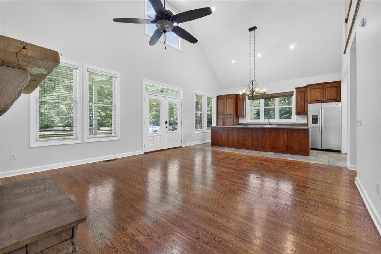 136 Fire House Road Photo 10