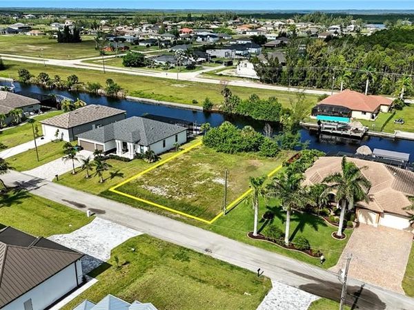 2358 NW 39th AVE, CAPE CORAL, FL 33993