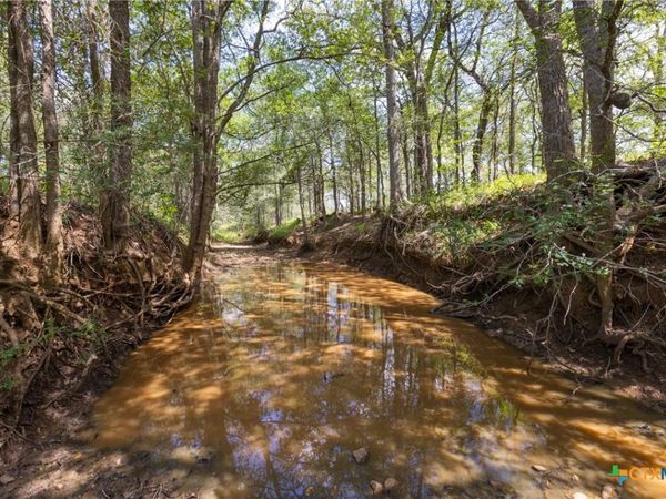 000 E County Road 258, Gonzales, TX 78629