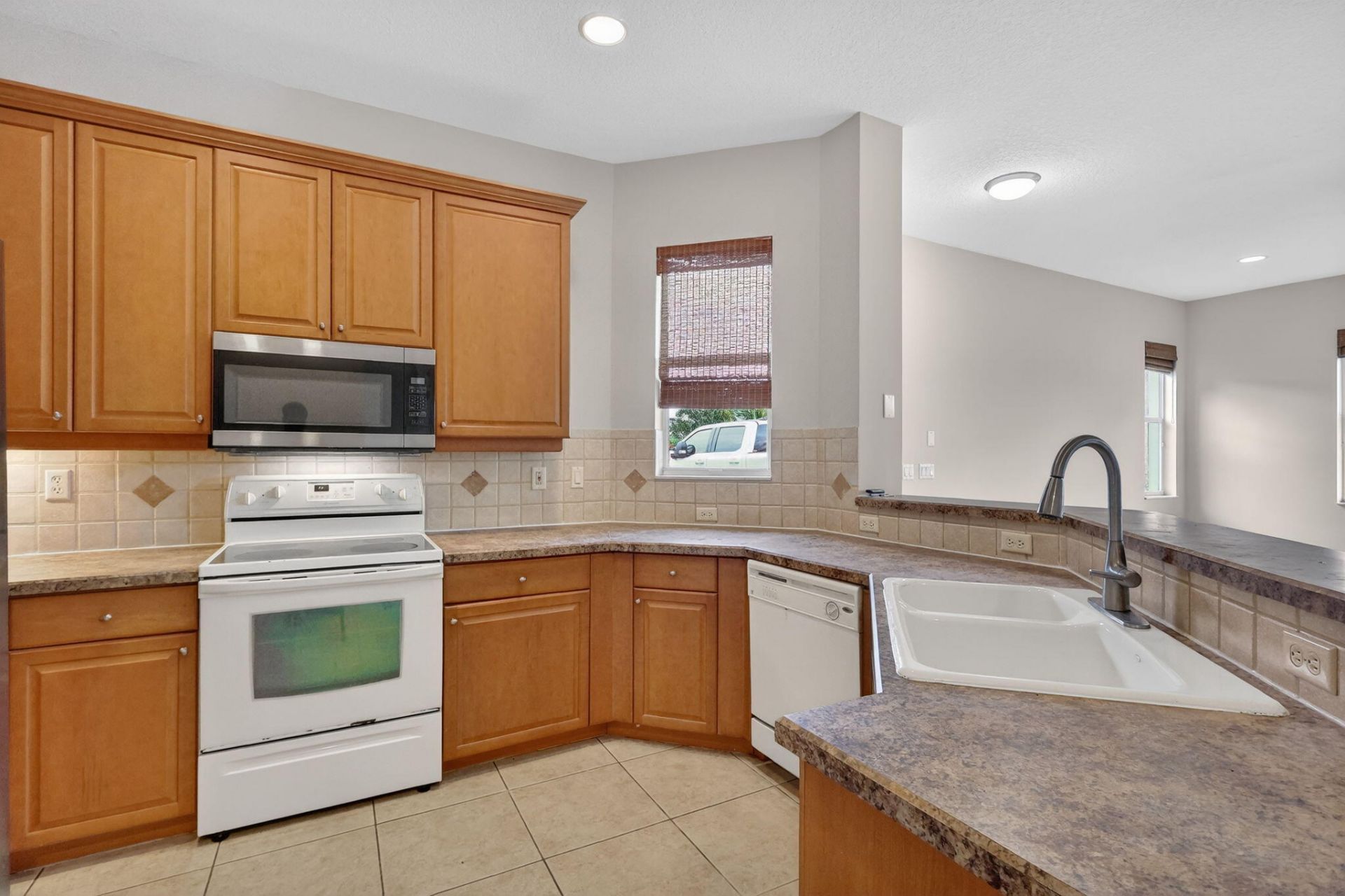 906 Mariner Bay Boulevard, Hutchinson Island, FL 34949 Photo