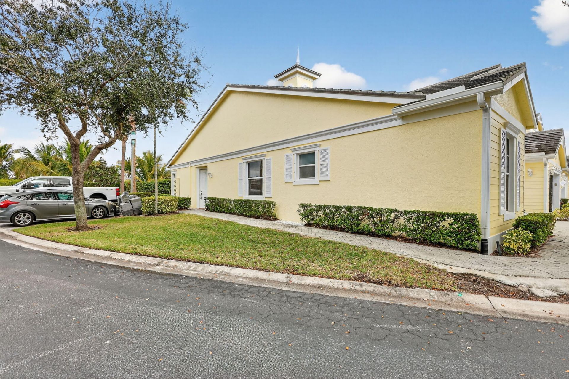 906 Mariner Bay Boulevard, Hutchinson Island, FL 34949 Photo