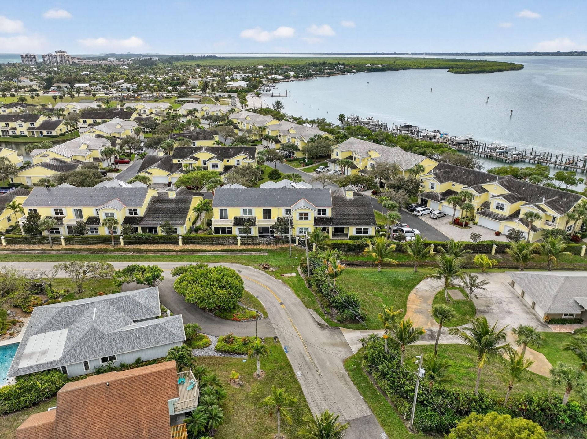 906 Mariner Bay Boulevard, Hutchinson Island, FL 34949 Photo