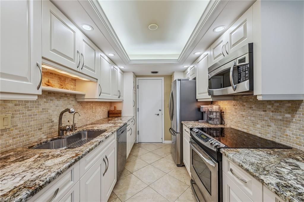 3410 Gulf Shore Blvd N, Unit 305, Naples, FL 34103 Photo