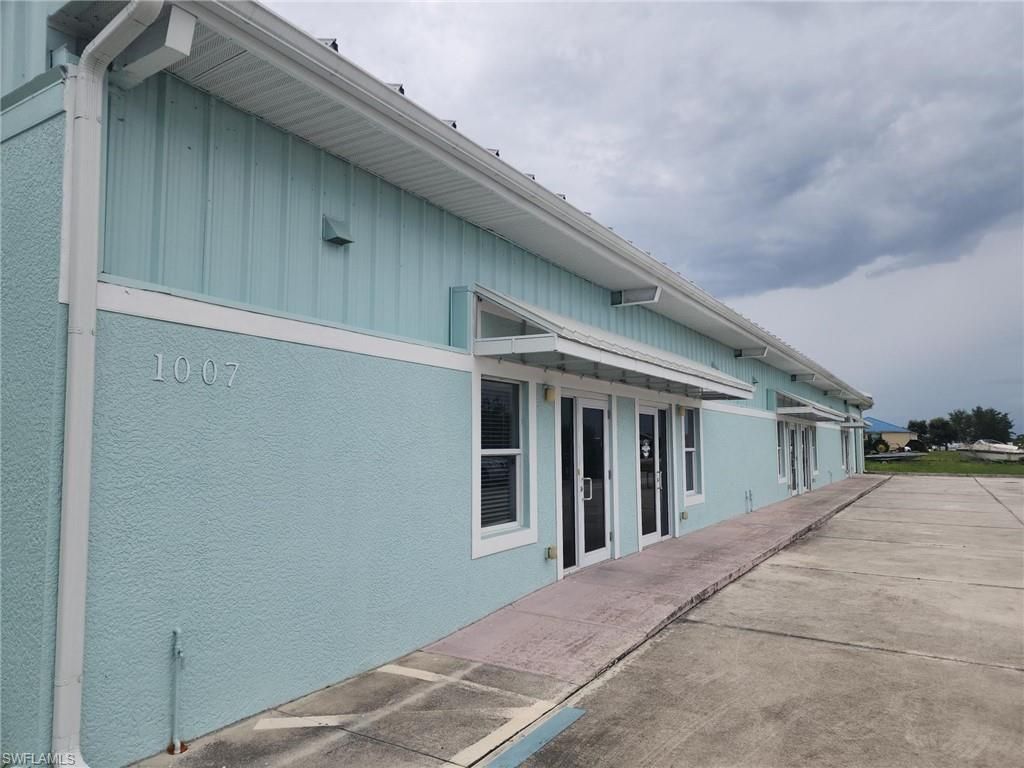 1007 NE 7th Ter, Cape Coral, FL 33909 Photo