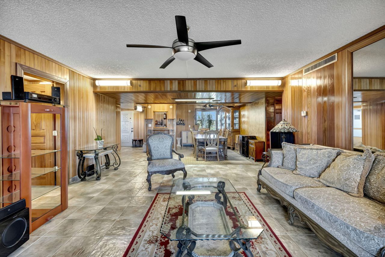 3910 Inverrary Boulevard, Unit 601-B, Lauderhill, FL 33319 Photo