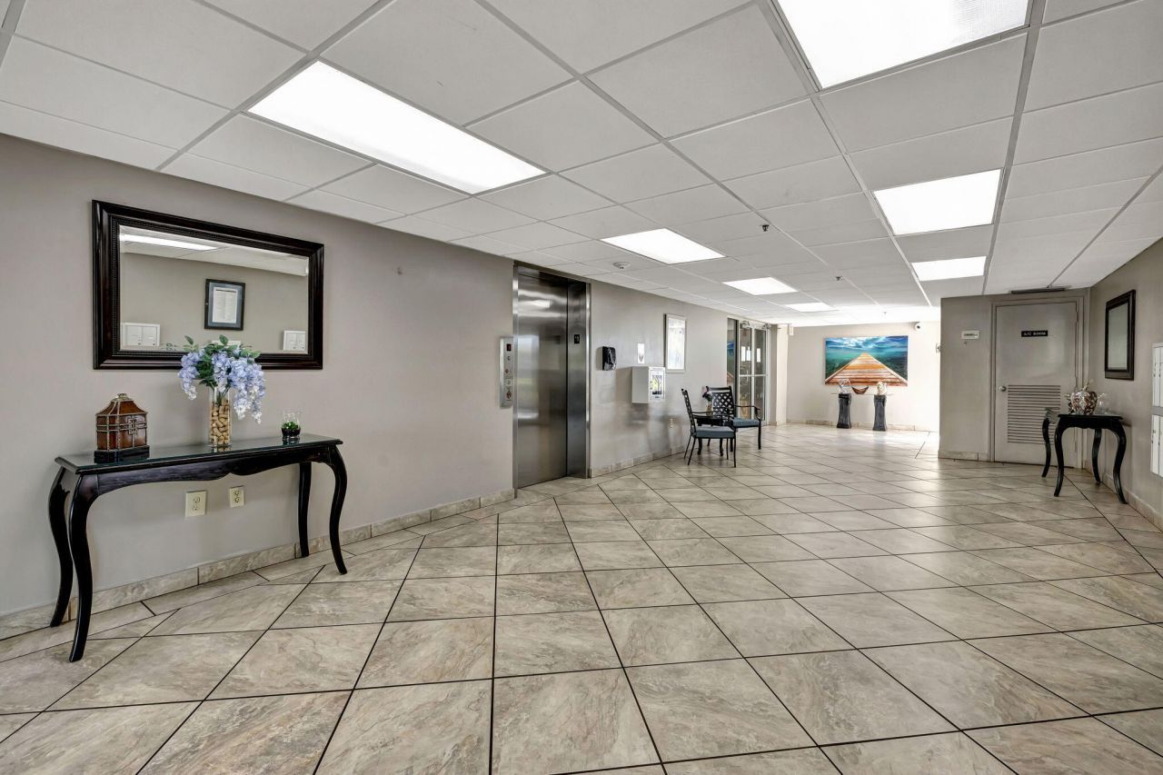 3910 Inverrary Boulevard, Unit 601-B, Lauderhill, FL 33319 Photo