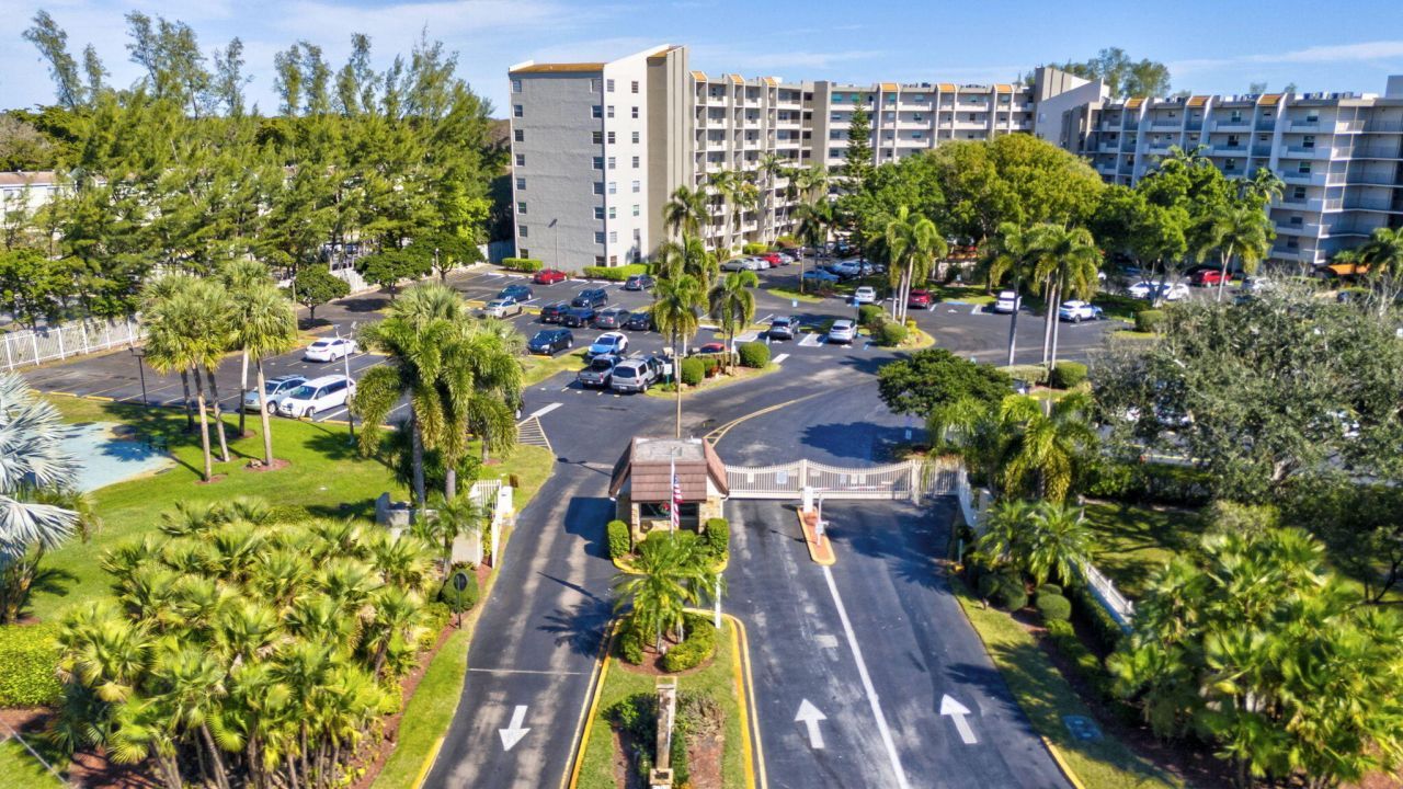 3910 Inverrary Boulevard, Unit 601-B, Lauderhill, FL 33319 Photo