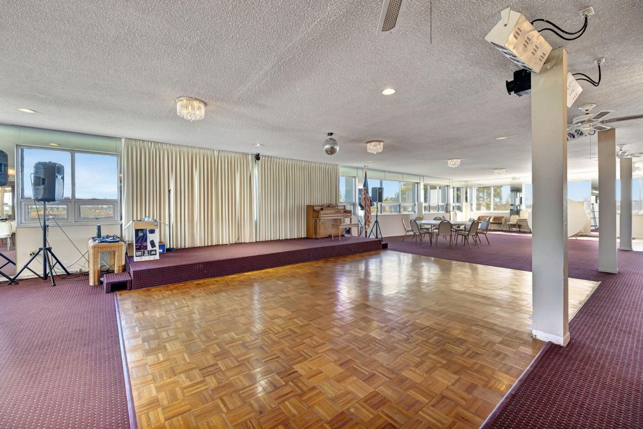 3910 Inverrary Boulevard, Unit 601-B, Lauderhill, FL 33319 Photo