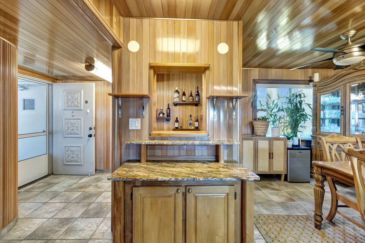 3910 Inverrary Boulevard, Unit 601-B, Lauderhill, FL 33319 Photo