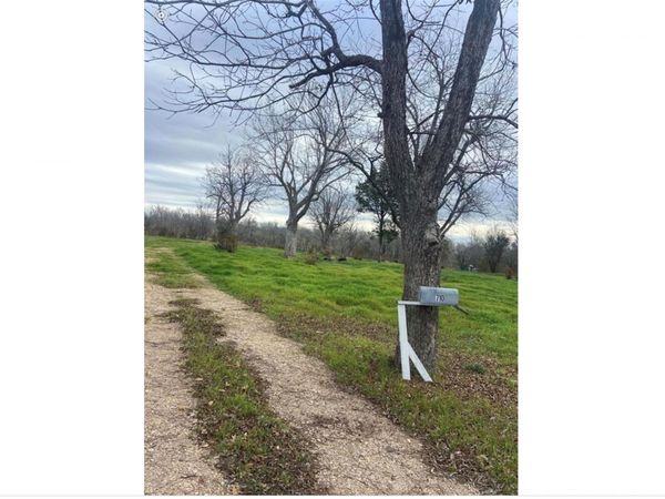 710 Hosack ST, Taylor, TX 76574