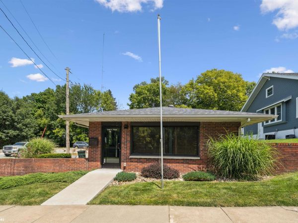 1240 S Main Street, Burlington, IA 52601