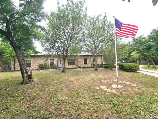 8360 James, Somerset, TX 78069