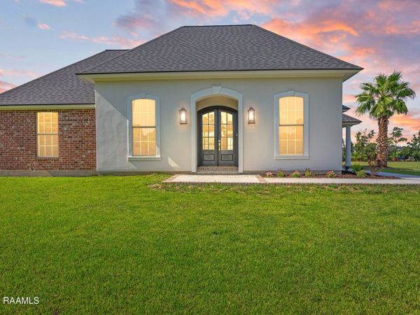 9745 La Highway 82, Abbeville, LA 70510