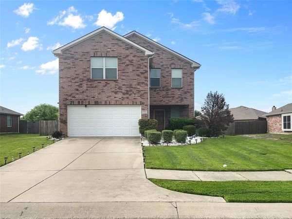 213 Long Prairie Drive, Forney, TX 75126