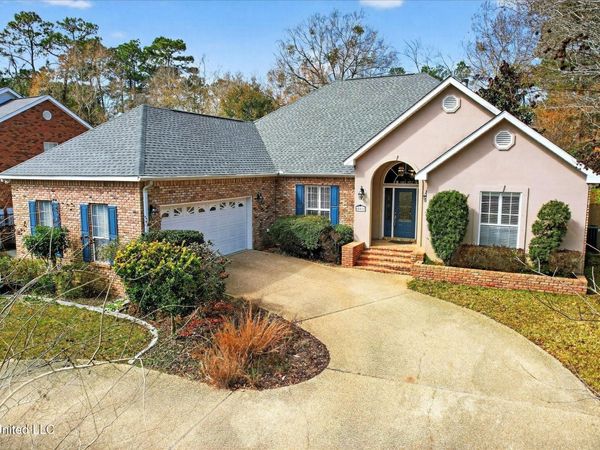 85532 W Diamondhead Drive, Diamondhead, MS 39525