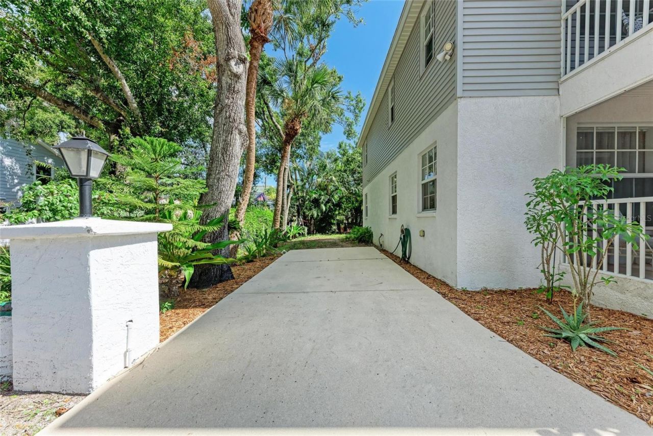516 Howard Court, Sarasota, FL 34236 Photo