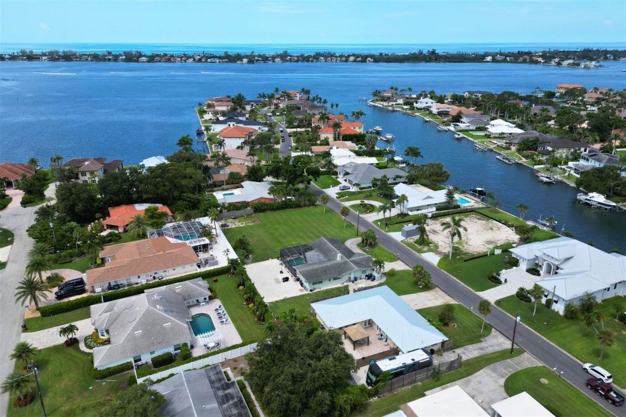 1848 Southpointe Drive, Sarasota, FL 34231 Photo
