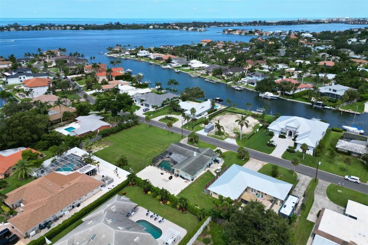 1848 Southpointe Drive, Sarasota, FL 34231 Photo