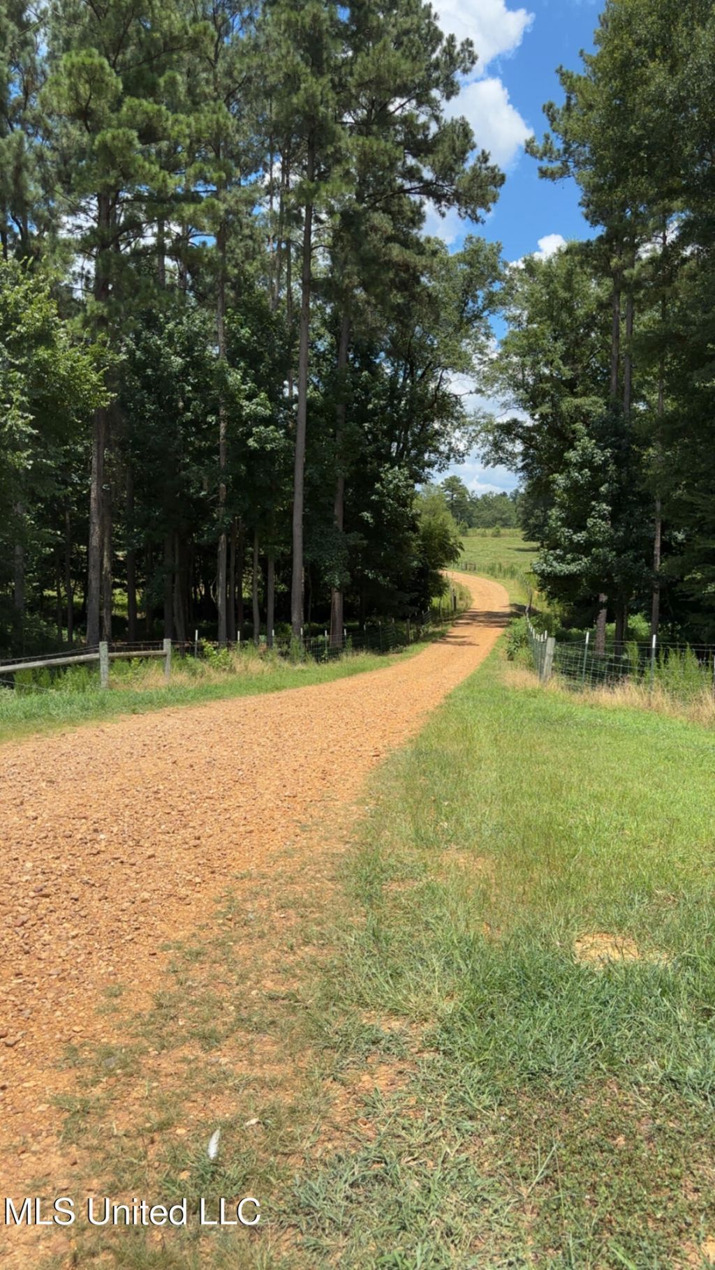 300 Center Crossing Road, Kosciusko, MS 39090 Main Photo