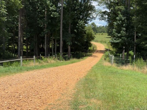 300 Center Crossing Road, Kosciusko, MS 39090