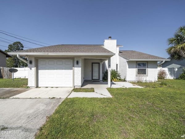 911 Pelican Place, Panama City Beach, FL 32407