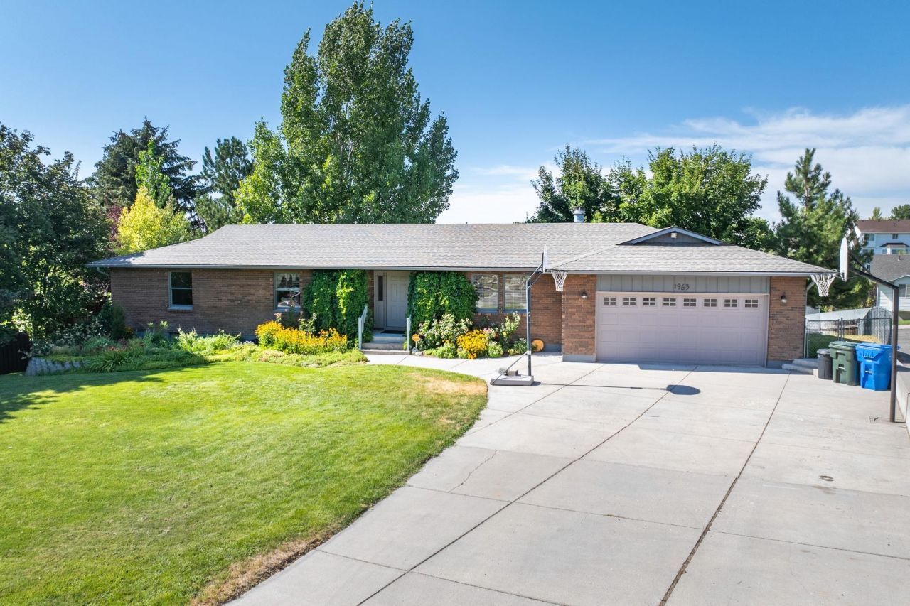 1963 Anita Pl, Pocatello, ID 83201 Main Photo