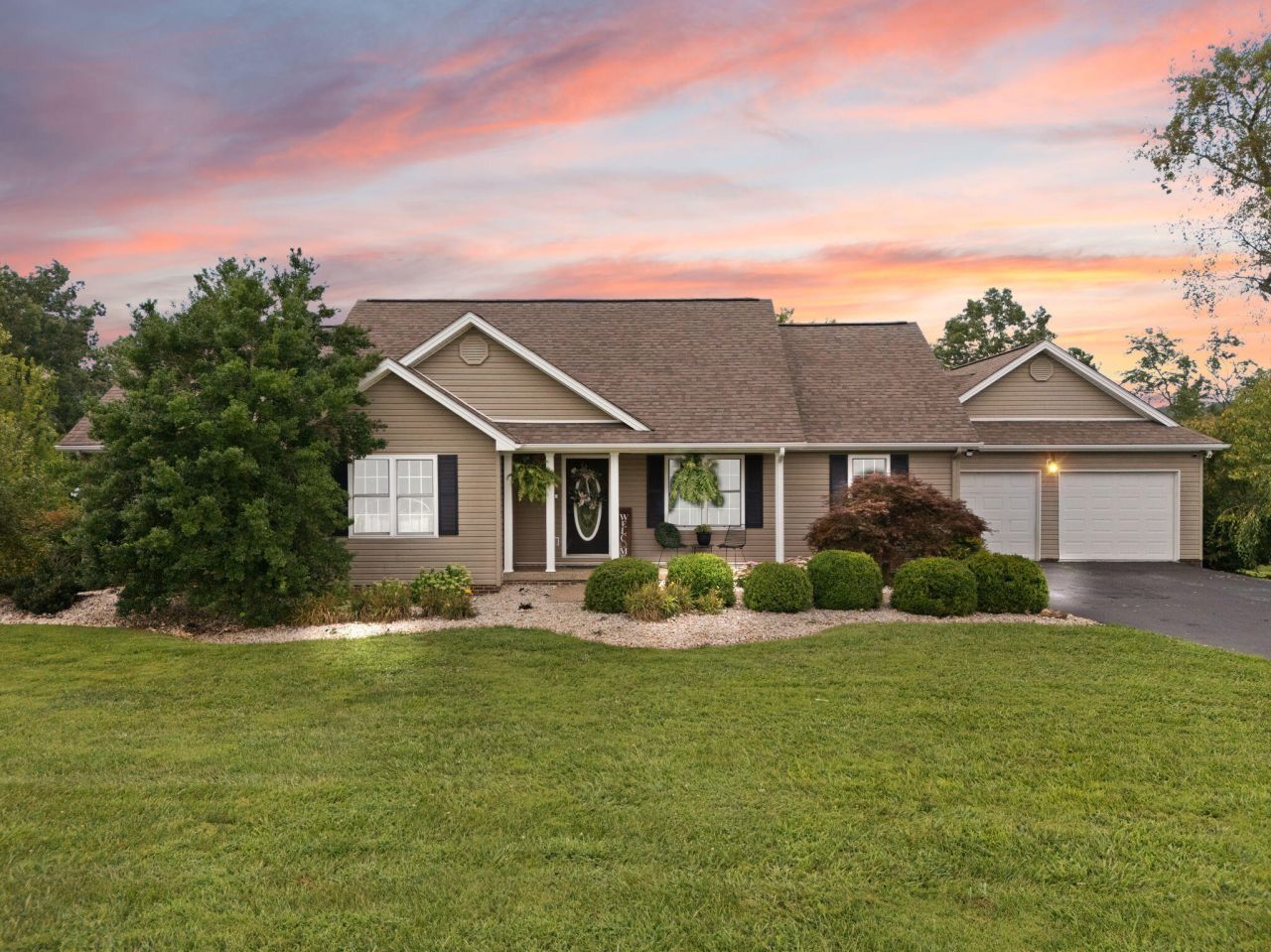 6600 Hwy 490, East Bernstadt, KY 40729