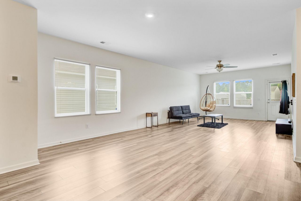 490 Pender Woods Drive Photo 11