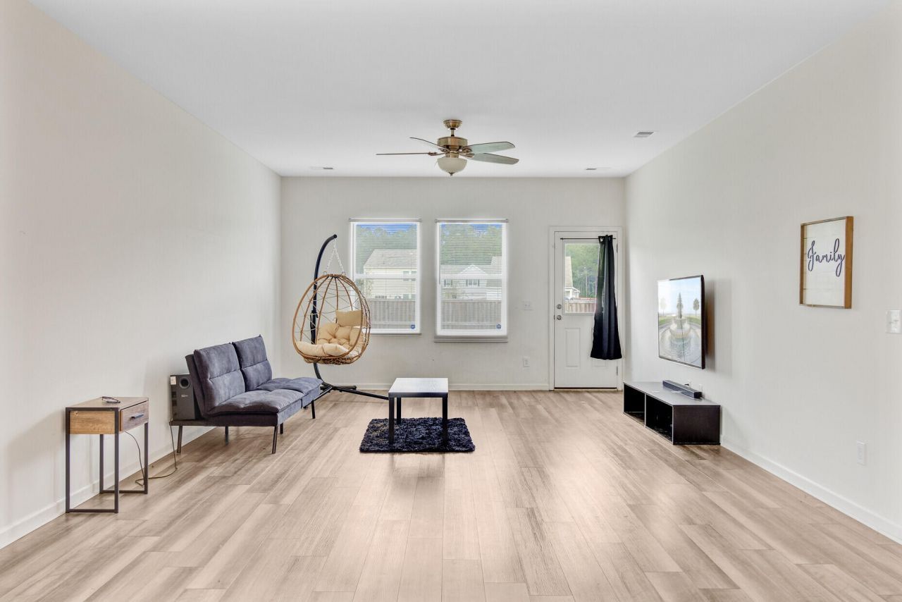 490 Pender Woods Drive Photo 12