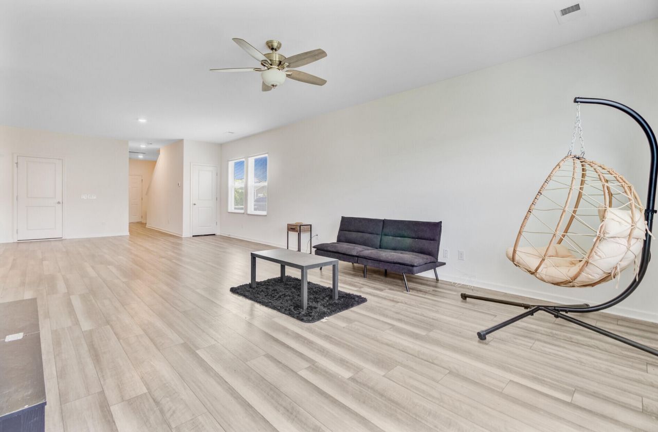 490 Pender Woods Drive Photo 15