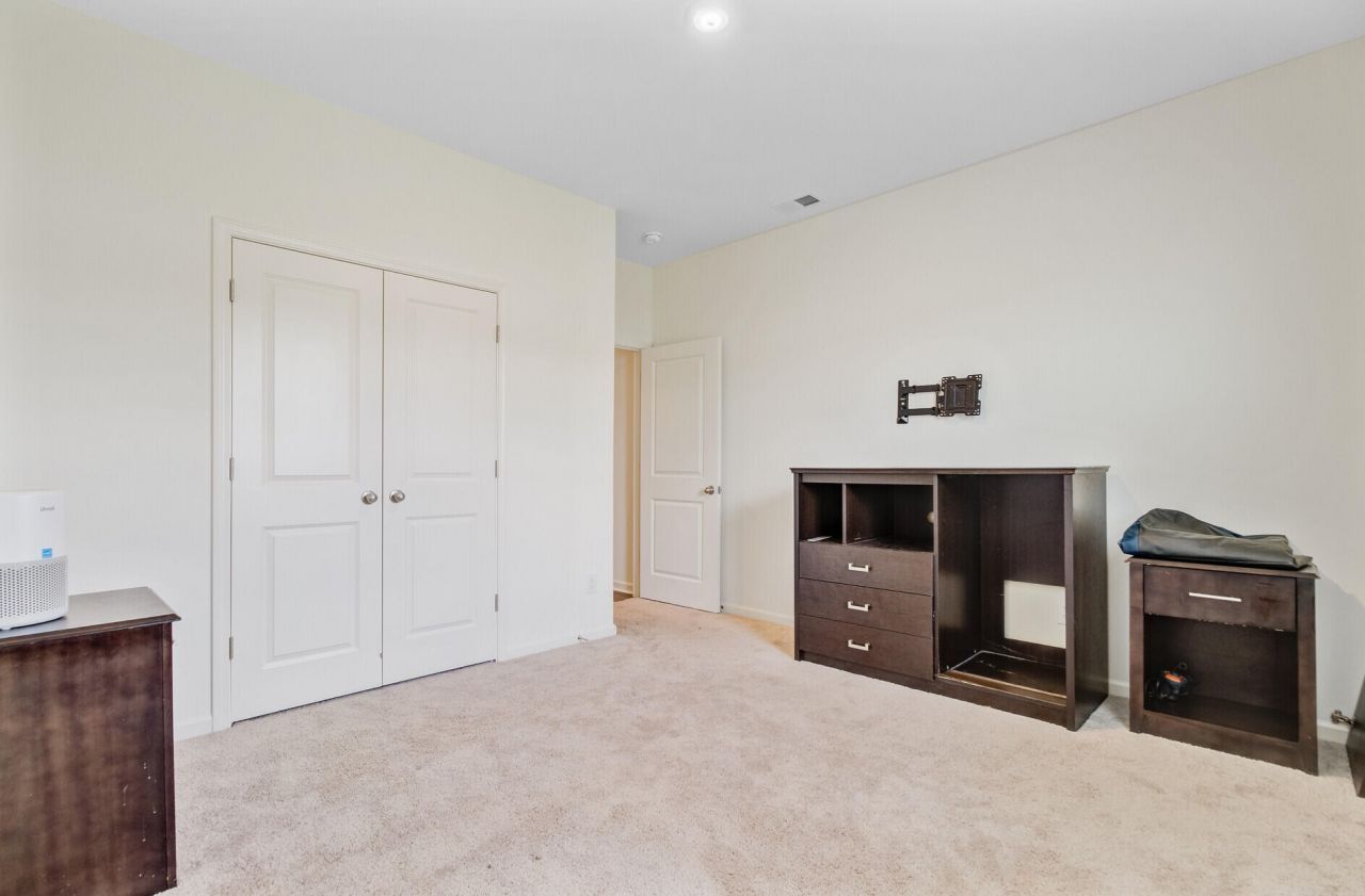 490 Pender Woods Drive Photo 22