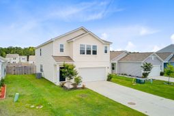 490 Pender Woods Drive photo 4