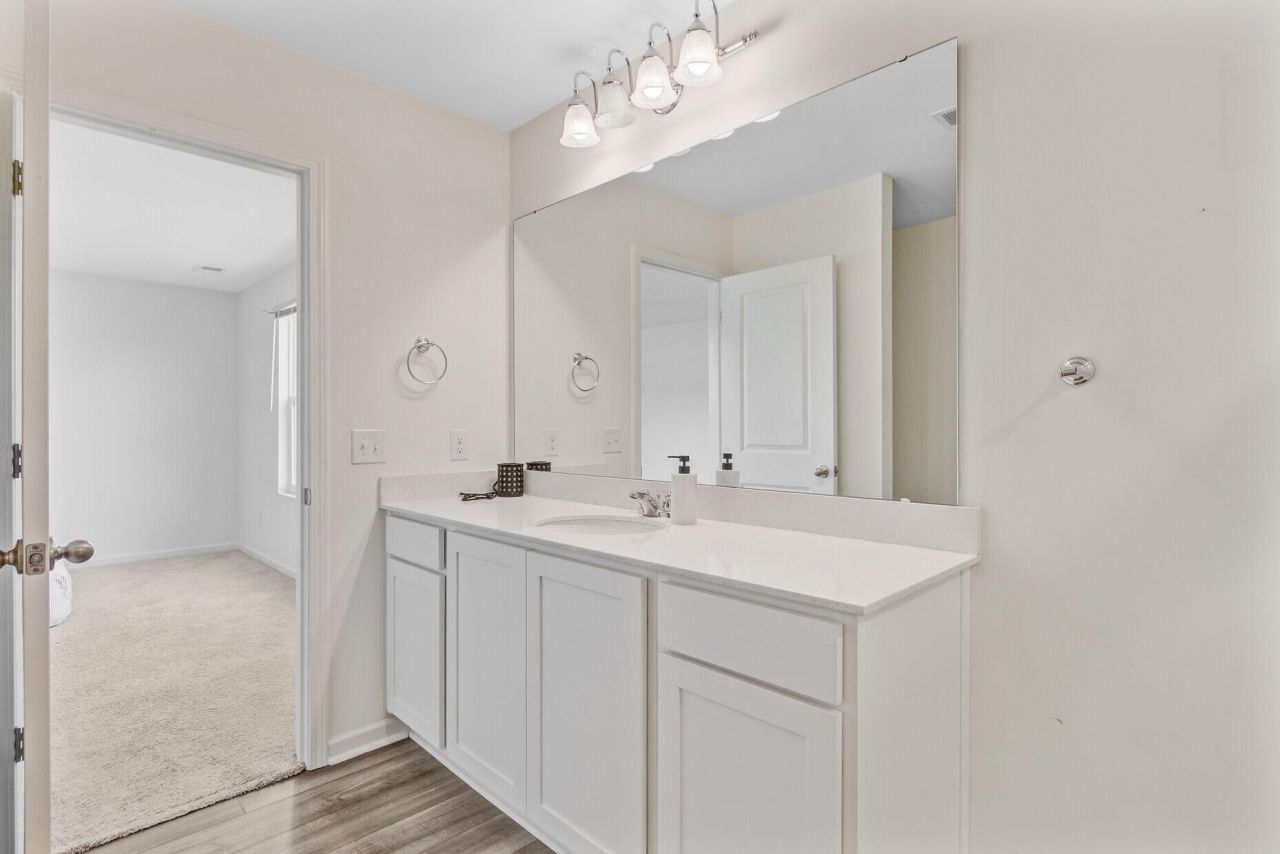 490 Pender Woods Drive Photo 33