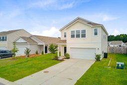 490 Pender Woods Drive photo 4