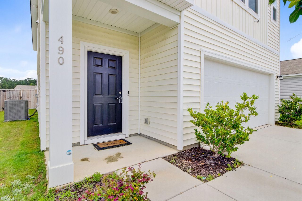 490 Pender Woods Drive Photo 5