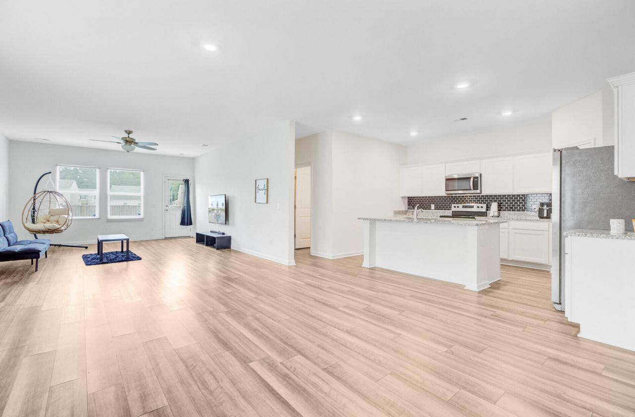 490 Pender Woods Drive Photo 8