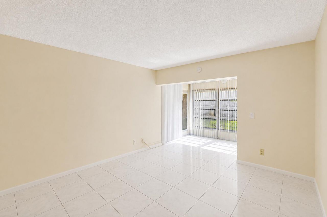 3090 NW 46th Avenue, Unit 105c, Lauderdale Lakes, FL 33313 Photo