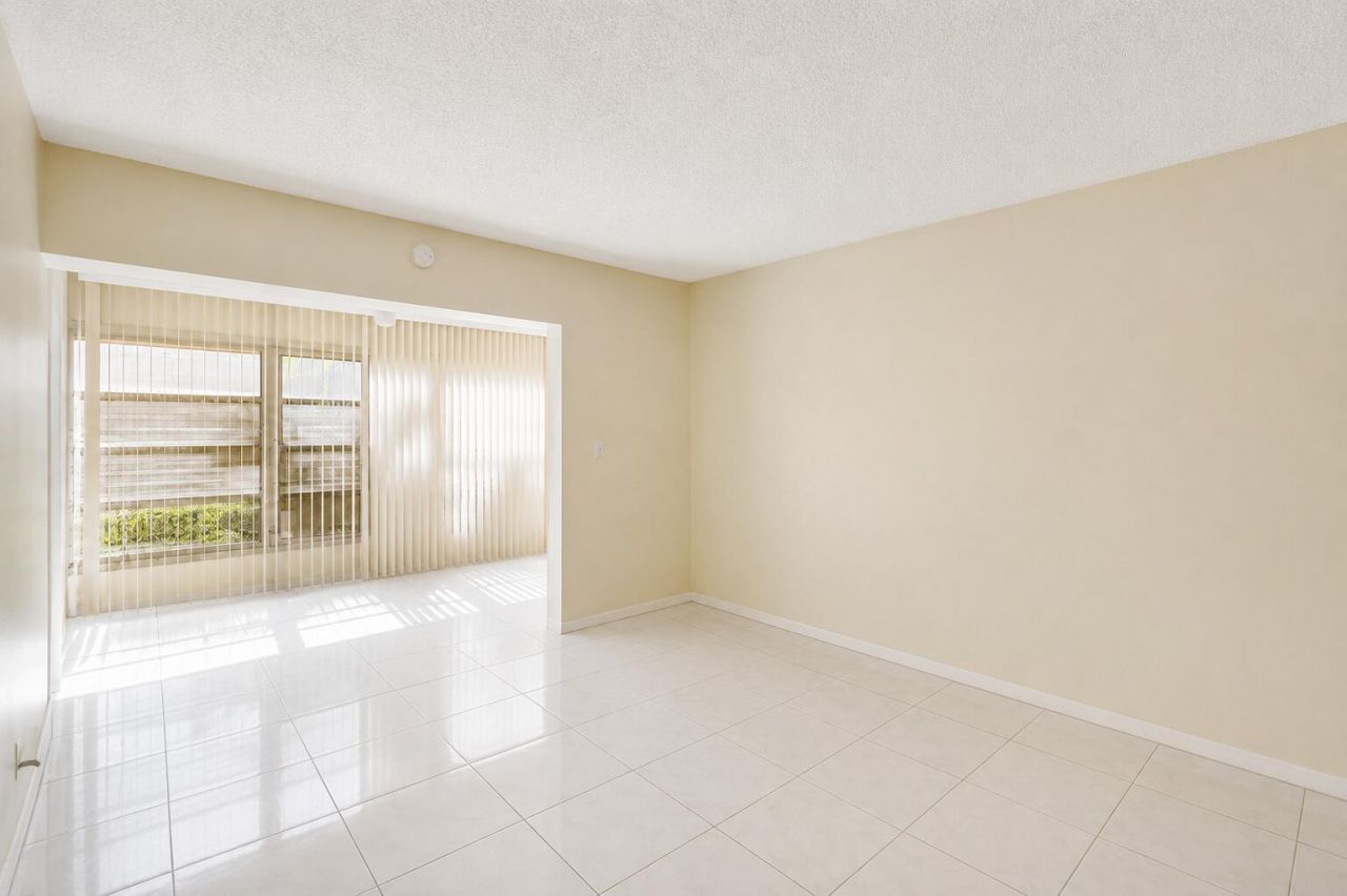 3090 NW 46th Avenue, Unit 105c, Lauderdale Lakes, FL 33313 Photo