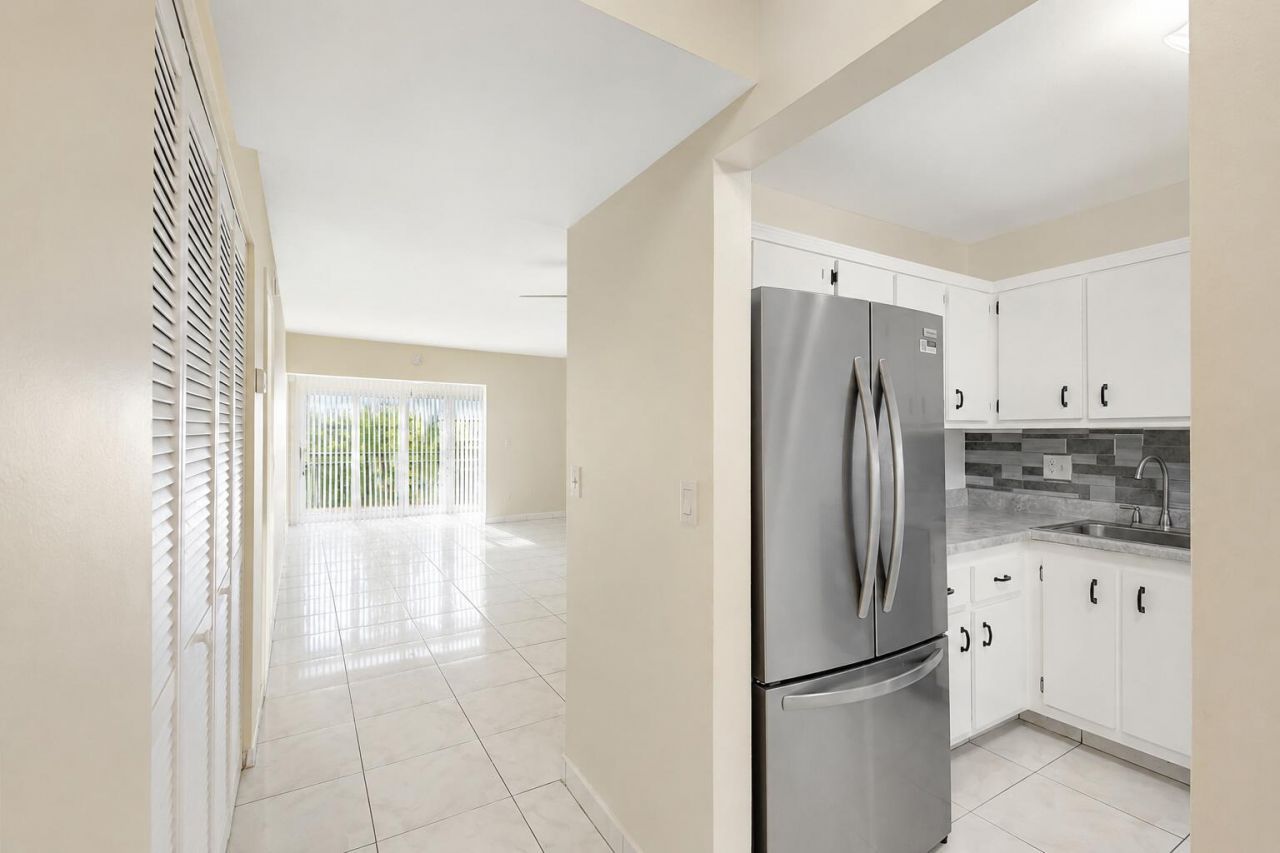 3090 NW 46th Avenue, Unit 105c, Lauderdale Lakes, FL 33313 Photo