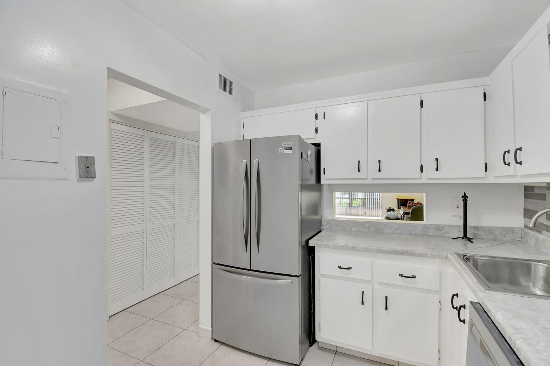 3090 NW 46th Avenue, Unit 105c, Lauderdale Lakes, FL 33313 Photo